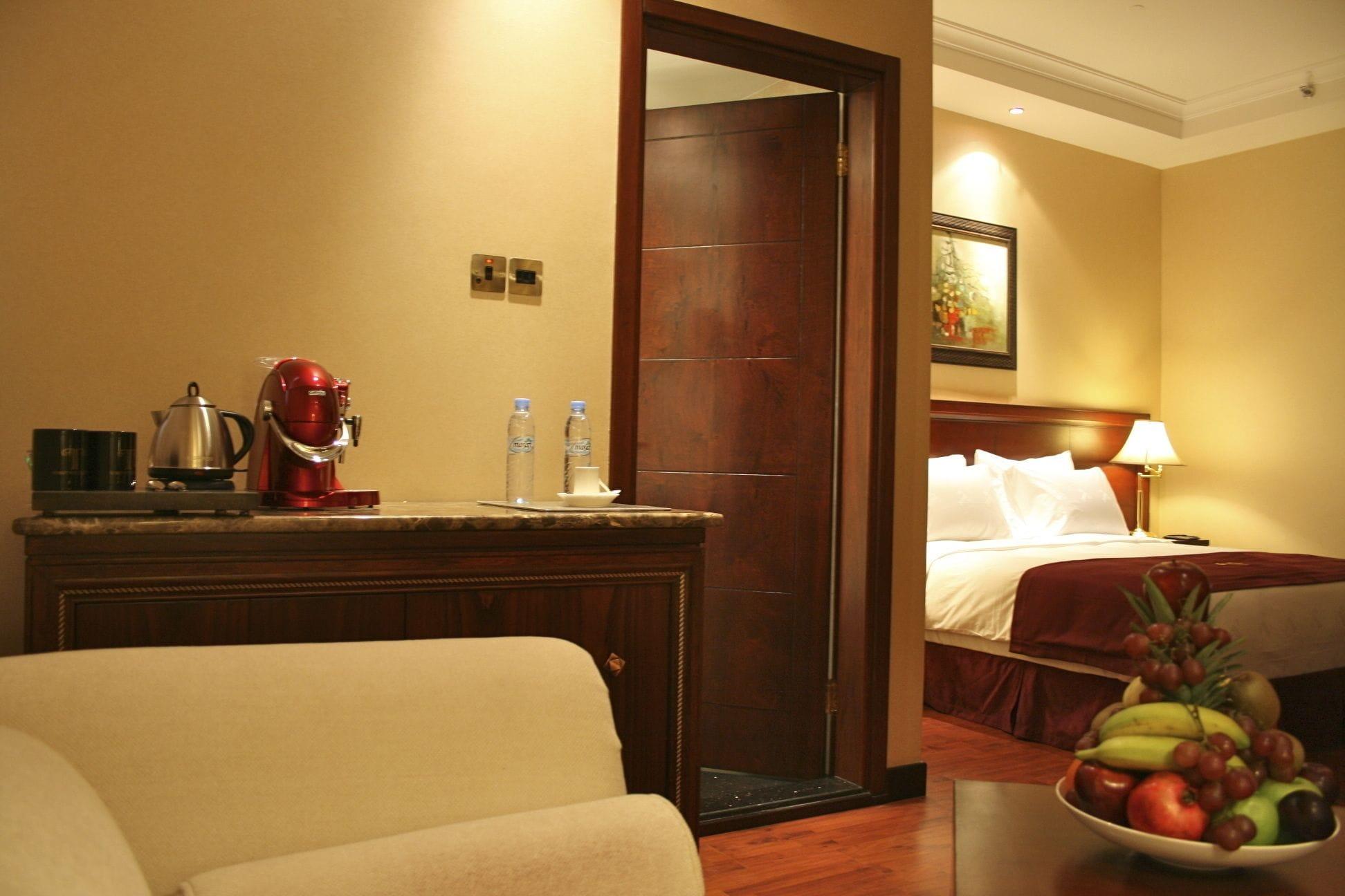 Trianon Royal Hotel Abu Dhabi Exterior foto