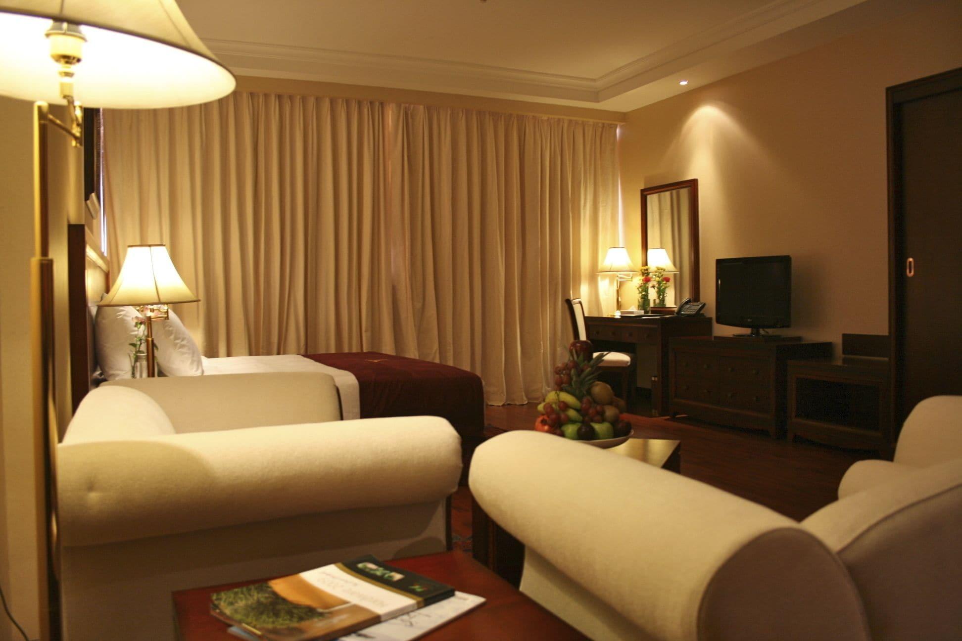 Trianon Royal Hotel Abu Dhabi Exterior foto