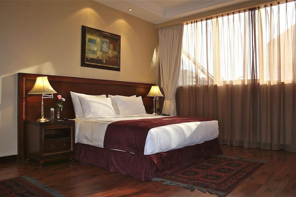 Trianon Royal Hotel Abu Dhabi Exterior foto