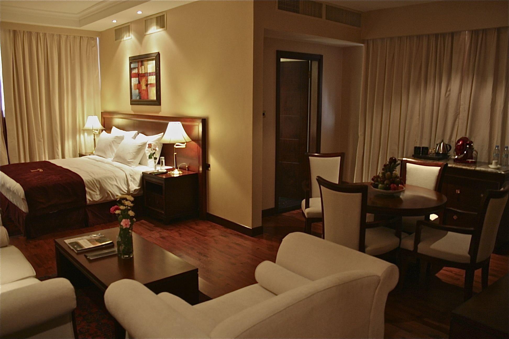 Trianon Royal Hotel Abu Dhabi Quarto foto