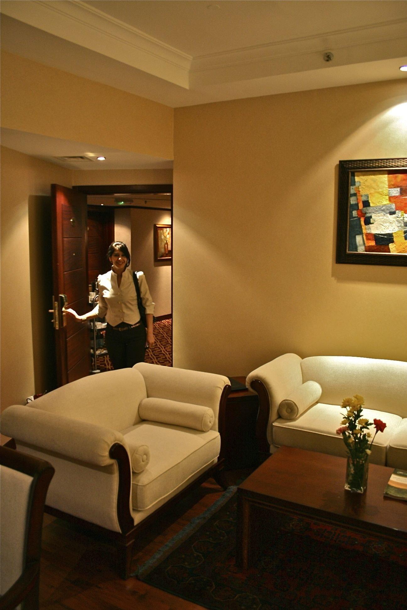 Trianon Royal Hotel Abu Dhabi Exterior foto