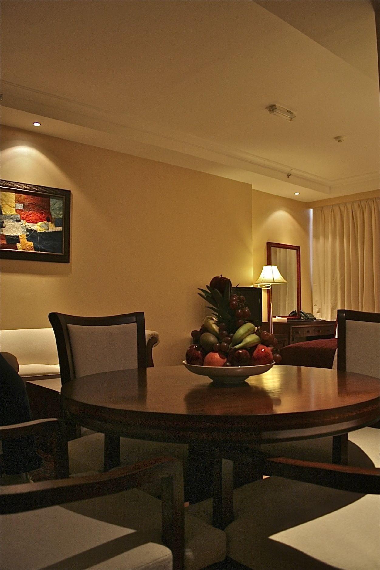 Trianon Royal Hotel Abu Dhabi Exterior foto