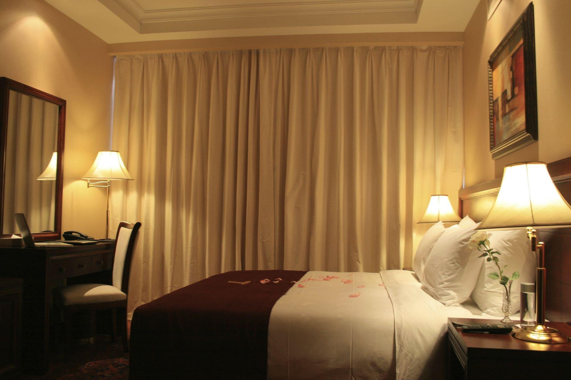 Trianon Royal Hotel Abu Dhabi Exterior foto